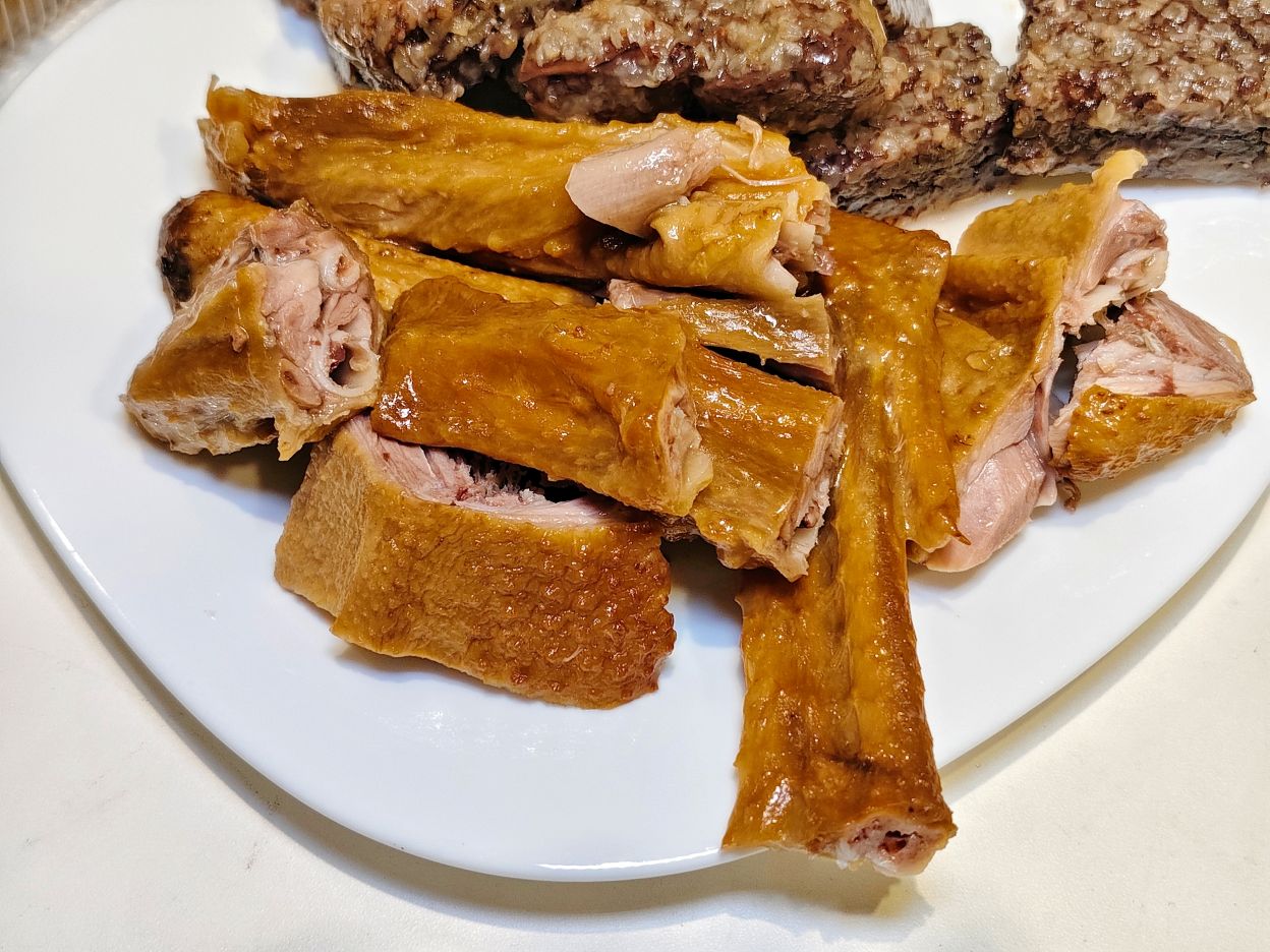 板橋江子翠美食小吃、買到隔天鵝肉退錢、標榜保證新鮮、天仙鵝肉！江寧黃昏市場美食！
