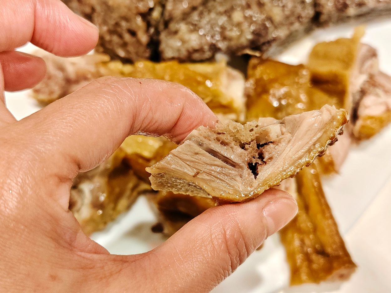 板橋江子翠美食小吃、買到隔天鵝肉退錢、標榜保證新鮮、天仙鵝肉！江寧黃昏市場美食！