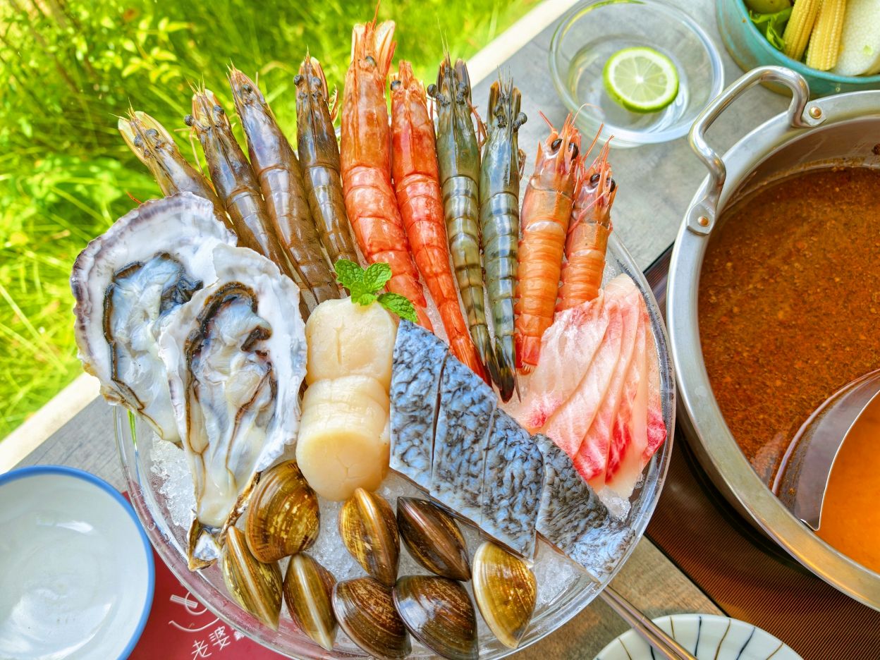 宜蘭火鍋｜必點海陸雙人套餐、超狂豆花辣拌麵、麻辣味噌豆花湯、老婆吃鍋！