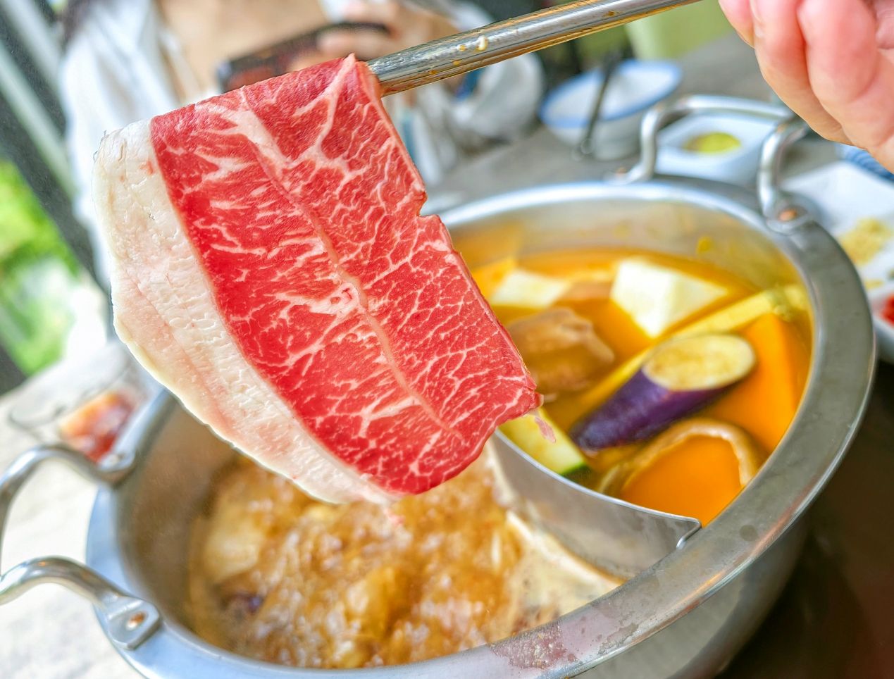 宜蘭火鍋｜必點海陸雙人套餐、超狂豆花辣拌麵、麻辣味噌豆花湯、老婆吃鍋！