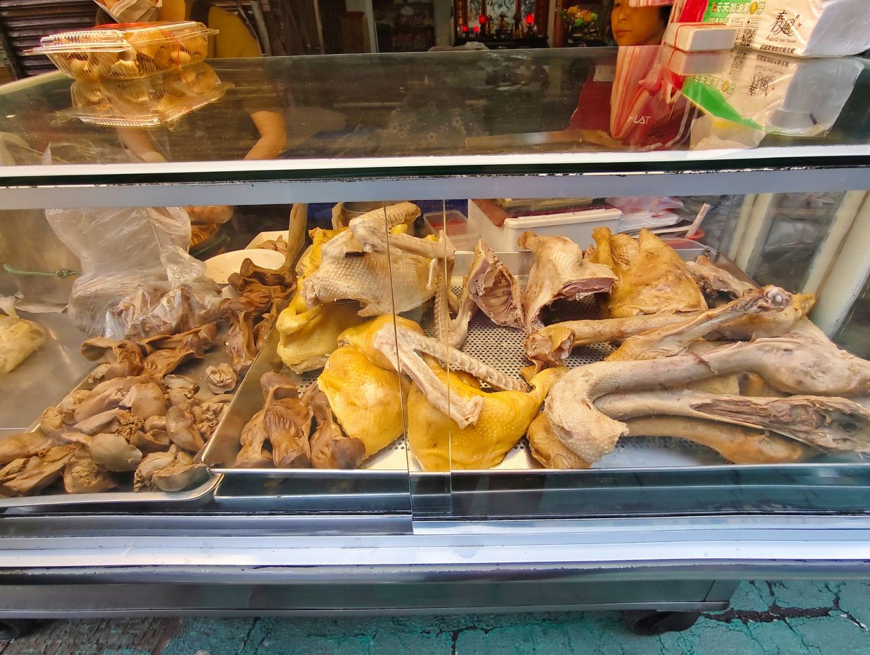 板橋江子翠美食小吃、買到隔天鵝肉退錢、標榜保證新鮮、天仙鵝肉！江寧黃昏市場美食！