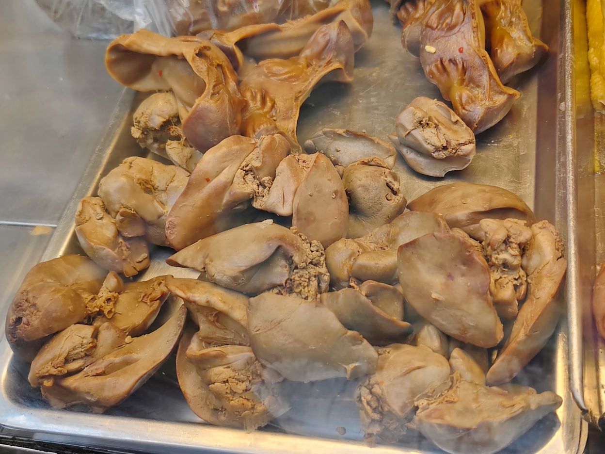 板橋江子翠美食小吃、買到隔天鵝肉退錢、標榜保證新鮮、天仙鵝肉！江寧黃昏市場美食！
