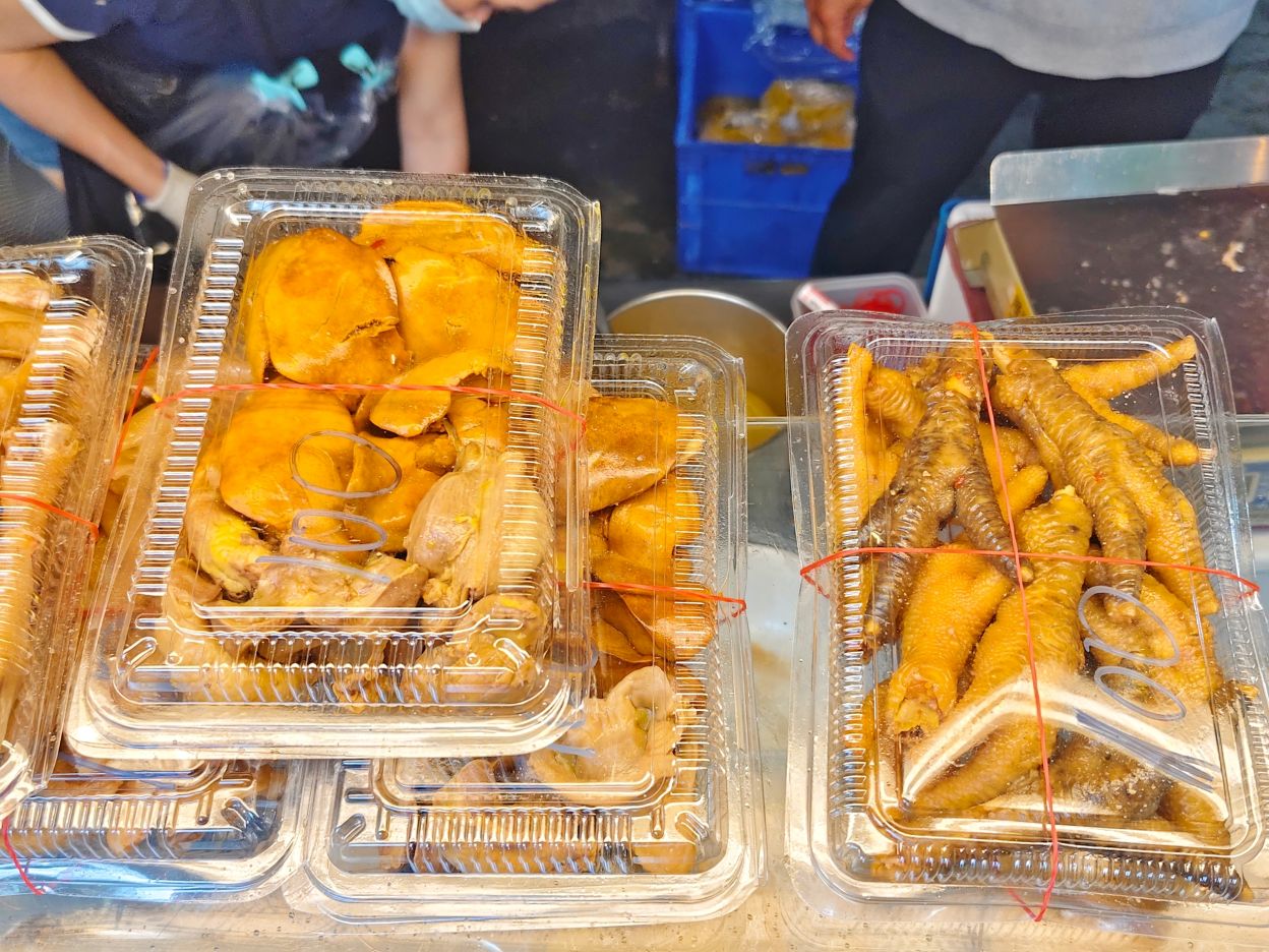 板橋江子翠美食小吃、買到隔天鵝肉退錢、標榜保證新鮮、天仙鵝肉！江寧黃昏市場美食！
