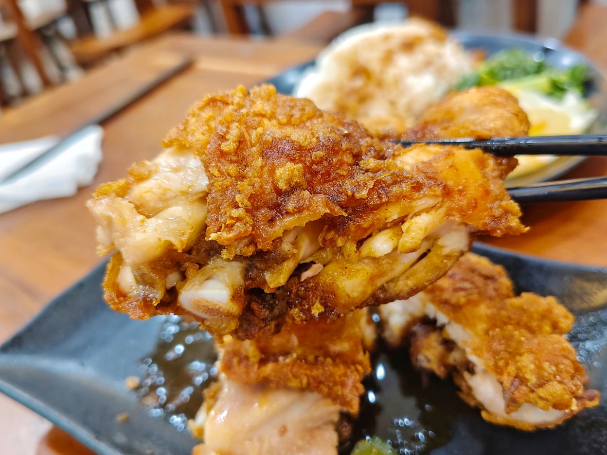 西門町美食推薦、破2千則評論西門町人氣王、雞腿飯超推、玉林雞腿大王