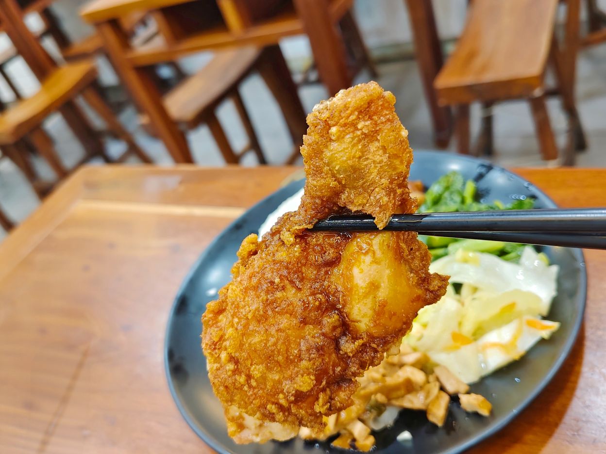 西門町美食推薦、破2千則評論西門町人氣王、雞腿飯超推、玉林雞腿大王