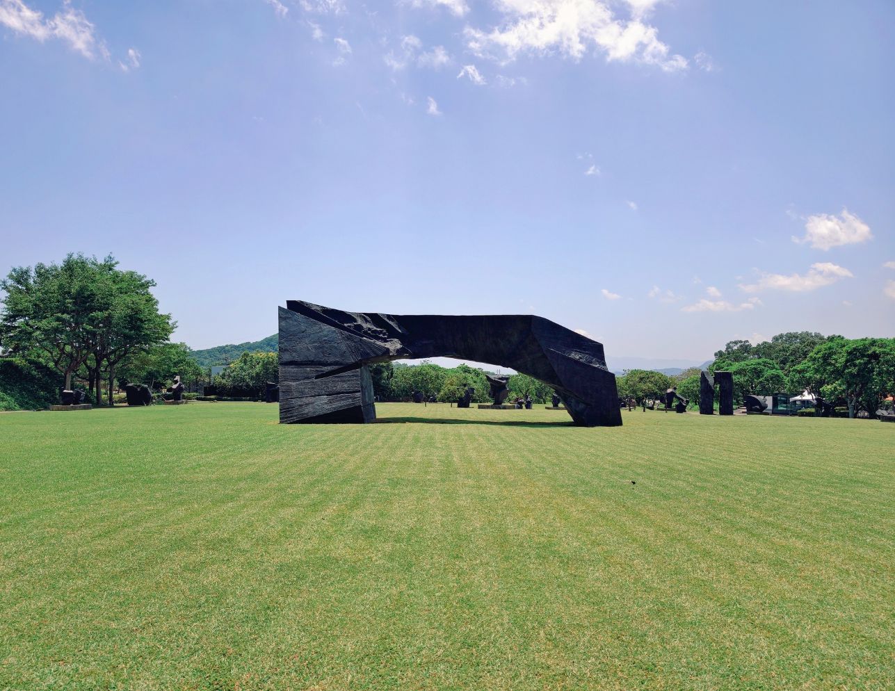 2026福爾摩沙北海岸藝術季｜潮歌—光火共舞！朱銘美術館、金山老街美食、白沙灣、跳石公車站、老梅公車站、三芝～沿著海岸線一次玩透透、北海岸一日遊