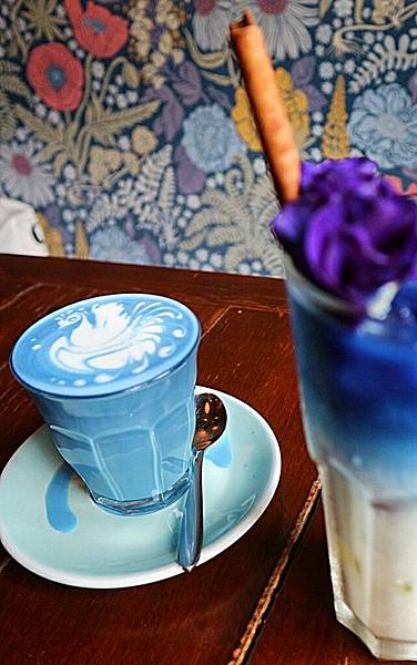 【泰國*曼谷】*Blue Whale Maharaj (Wat Pho)*藍色 Latte 風靡整個曼谷網絡世界 @💕小美很愛嚐💕
