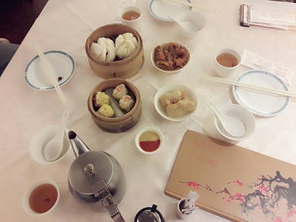 【南京復興站】*兄弟飯店梅花廳粵菜飲茶*傳統推車式港式飲茶 @💕小美很愛嚐💕