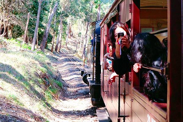 【澳洲*墨爾本】*Puffing billy 普芬比蒸汽小火車*百年古董蒸汽小火車美如明信片 @💕小美很愛嚐💕