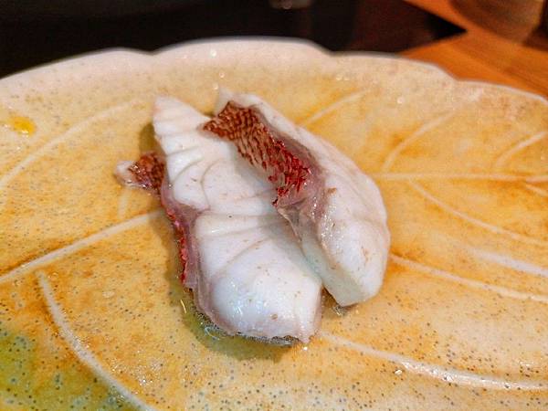 【鮨一の鍋】現撈頂級活體海鮮｜QQ彈牙活龍蝦鮑魚,超澎湃的海鮮拼盤 @💕小美很愛嚐💕
