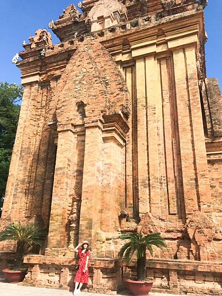 【越南-芽莊】婆 那 加 占 婆 塔 ❘ 越南小吳哥窟 ❘ 傳統舞蹈 , 紅磚造塔 , 俯瞰芽莊市景色魅力非常有特色 @💕小美很愛嚐💕