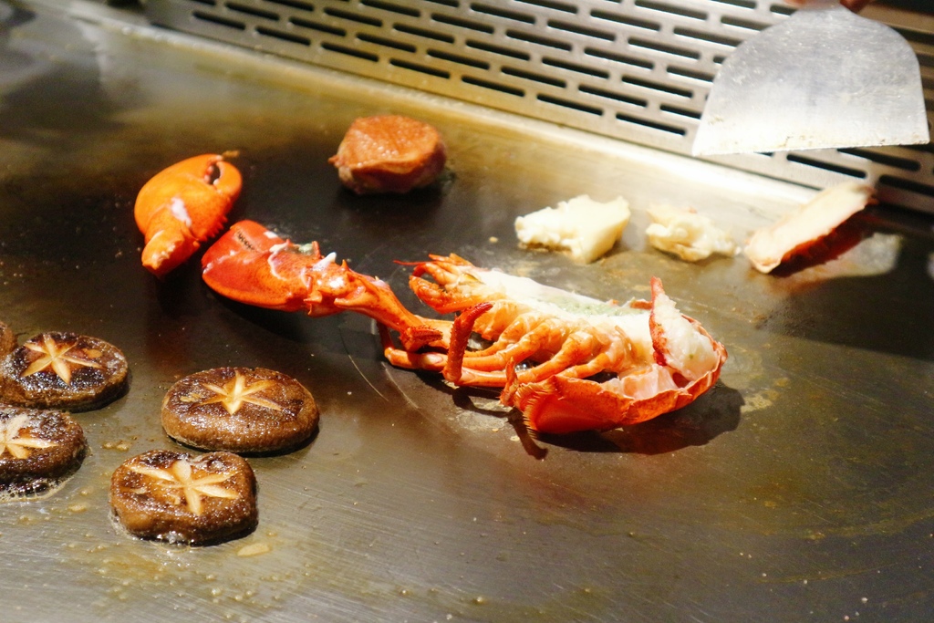 【大安區 鐵板燒】Le Feu鐵板燒 ｜板前香煎龍蝦、明蝦、鮑魚＋入口即化牛肉油花也太銷魂了吧！ @💕小美很愛嚐💕