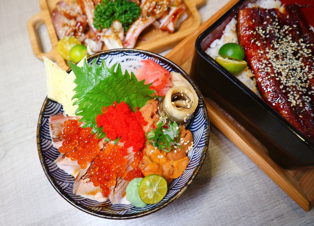 【永和 日本料理】千壽司 永安店｜豪華升級版！超大超厚生魚、好肥嫩鰻魚丼、好新鮮好好吃 @💕小美很愛嚐💕