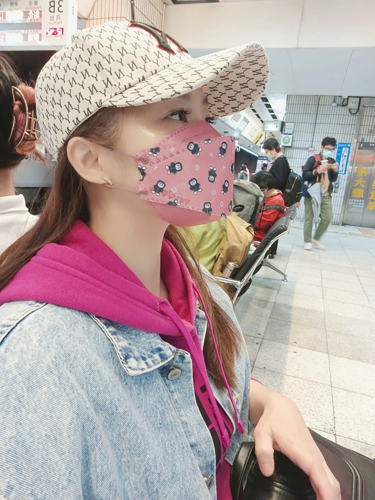 台灣製醫療級口罩｜這群人x ABIS 聯名口罩｜立體口罩韓星都在戴！服貼度好、不壓迫、不弄花妝容、呼吸順暢、細菌過濾效率(BFE)>99% @💕小美很愛嚐💕