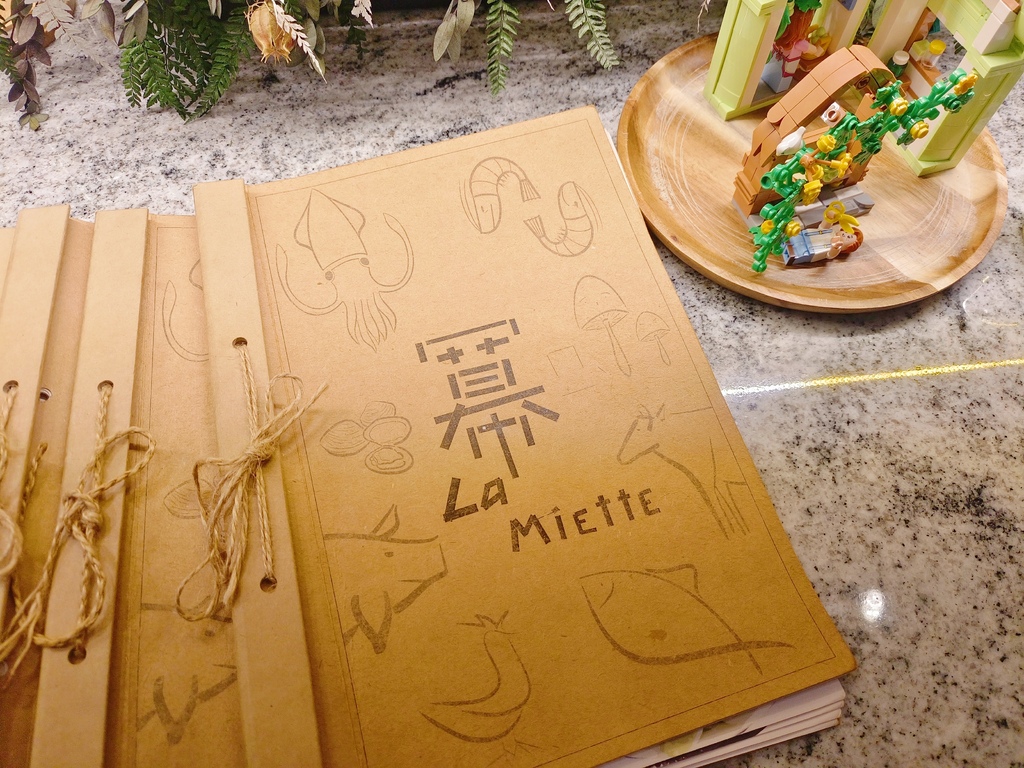 【新竹美食】冪2 La miette pizza &#038; kitchen、多層次口感超誘人、披薩控天堂！寵物友善！新竹東區美食推薦 @💕小美很愛嚐💕